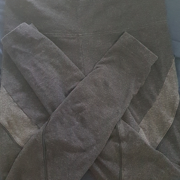 TNA hi-rise leggings - Picture 4 of 5